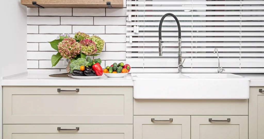 how are kitchen sinks measured